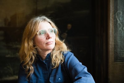 Prof. Bitten Stetter aus der Fachrichtung Trends & Identity. © Claudia Herzog.