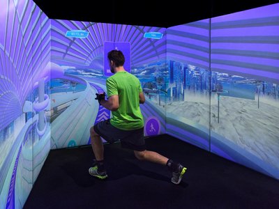 Für Leistungs- und Hobbysportler:innen geeignet: Das ExerUp-Game hilft bei der Rehabilitation von Kreuzbandrissen. Foto: Conradin Frei, ZHAW.