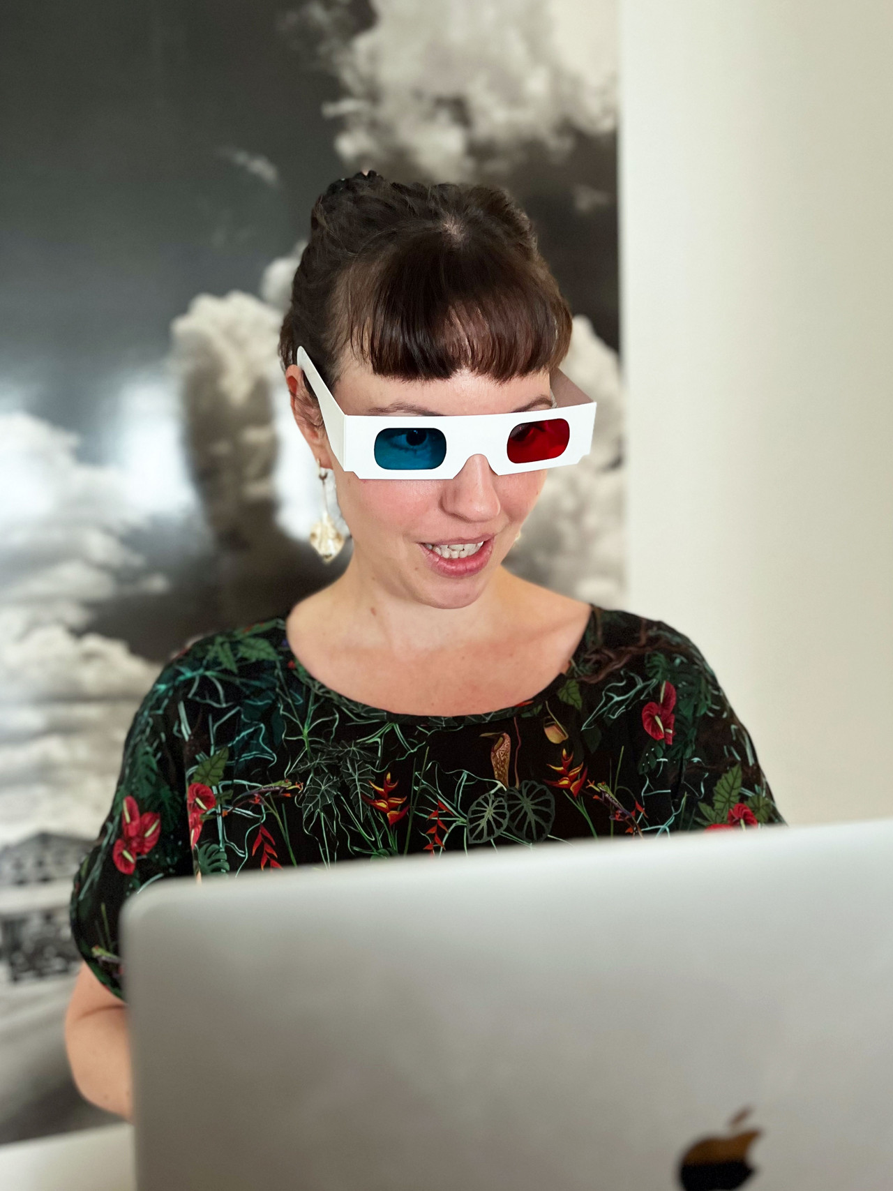 Designer Fiona Knecht with her project “Stereoscopic Dream”.