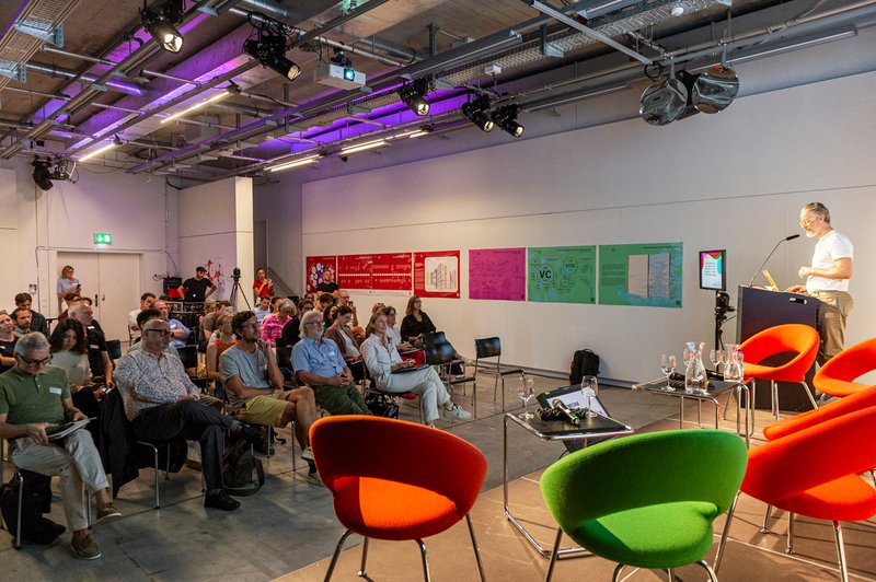 CEF 24 - Keynote «Creative Agenda Setting: How to Capture Attention and Elevate Your Topic on the Agenda of Those Who Wouldn`t Naturally Engage» Daniel Jörg, CIO Farner, Foto: Johannes Dietschi, © ZCCE