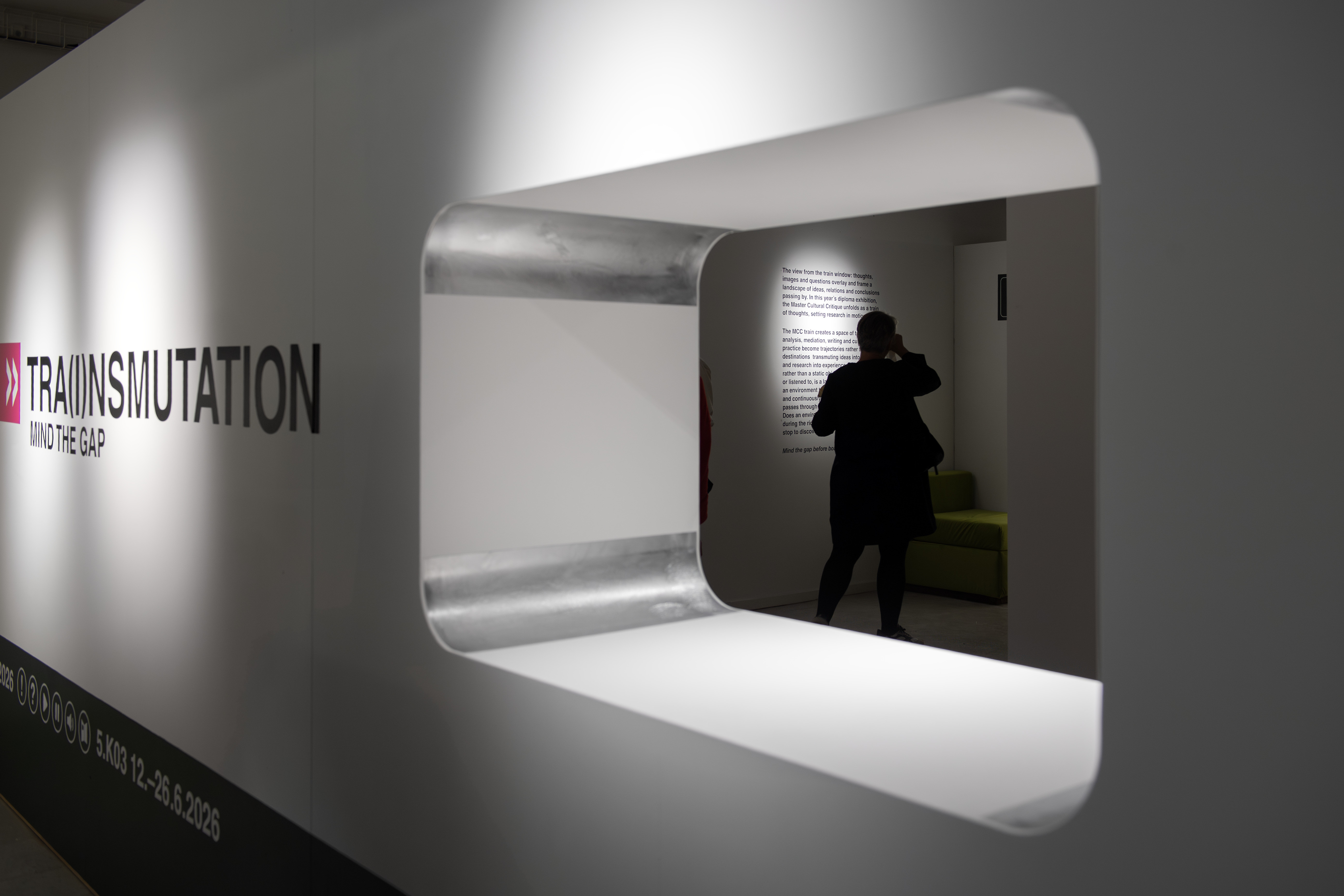 Diplomausstellung 2026 «Tra(i)nsmutation – Mind the Gap» des Masters Cultural Critique
