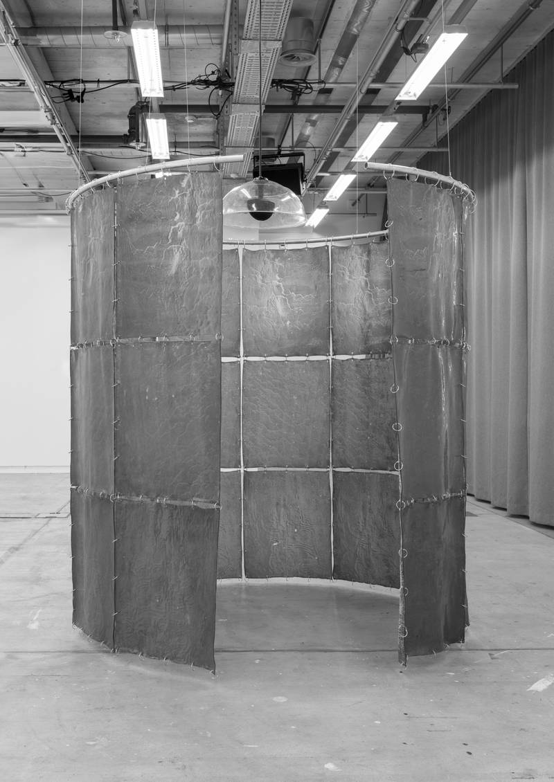 Leah Giertz, Getting into a hair, 2024. Foto: Oliver Kümmerli