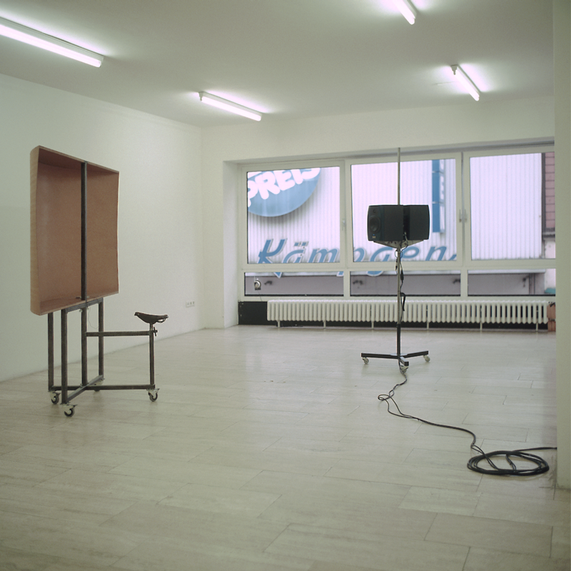 Photo: Florian Dombois, Surf, installation view, 2006, Fotografie: Helmut Kunde, Kiel