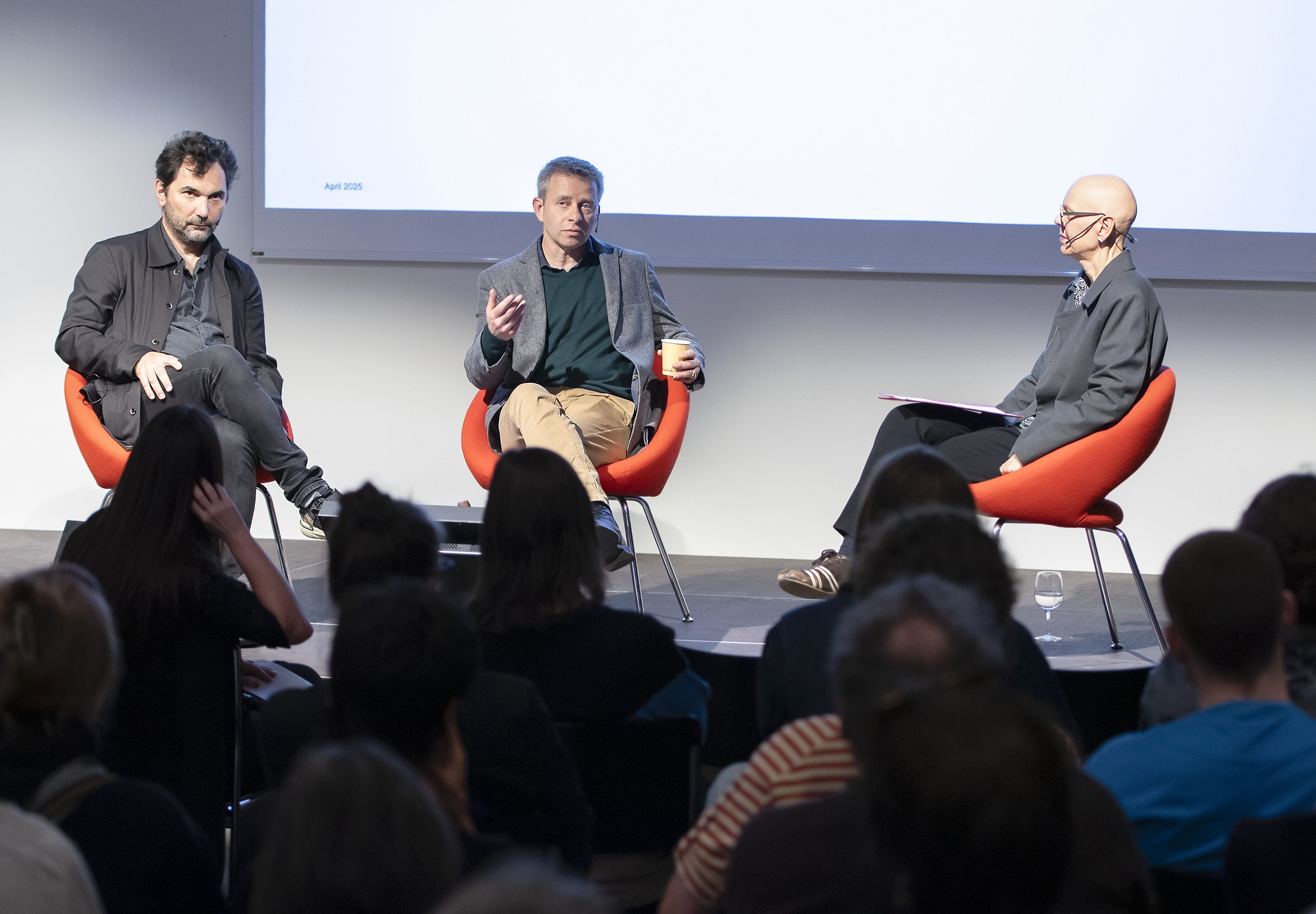 Diskussionspodium mit Anselm Franke, Judith Siegmund und David Wengrow, Foto: Guillaume Musset