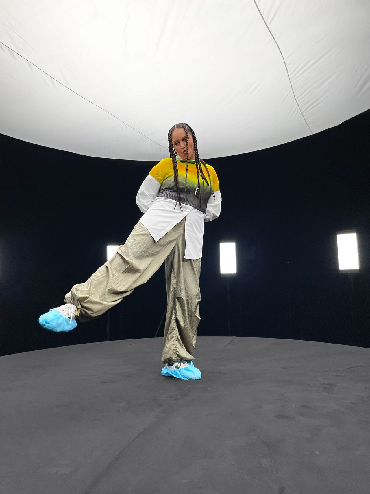 Shortly after graduating from ZHdK, Sirah Nying found employment as a journalist and presenter at Swiss Radio and Television SRF. Photograph: Lukas Schmidt.