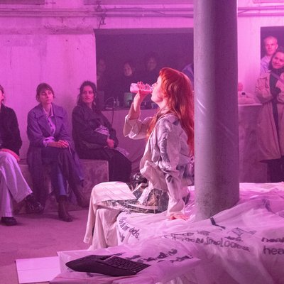 soft error // in the zero eine performative room tour