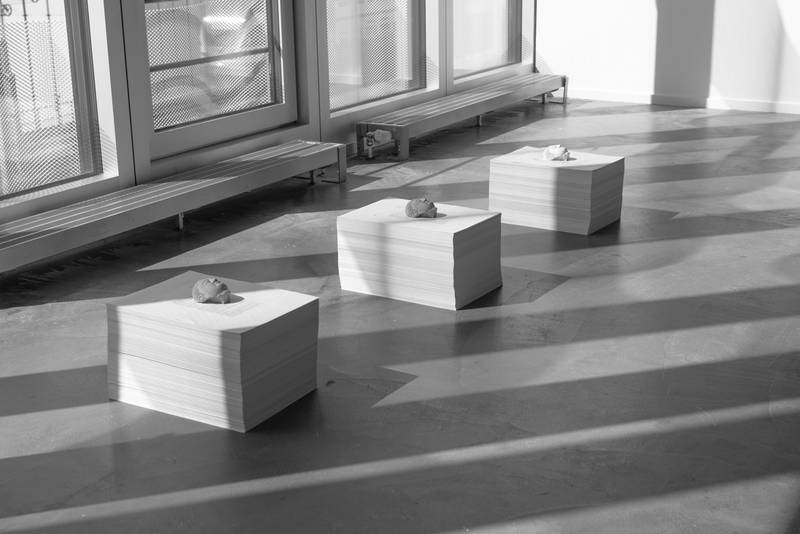 PAPERWEIGHT 2025  Sculpture; Gips, Pigment, Papier, Provinienz