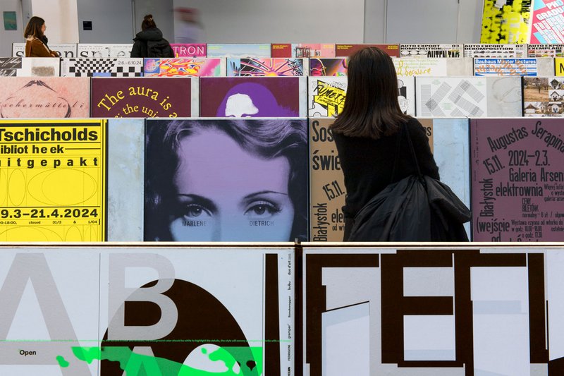 Ausstellung «100 beste Plakate 24» an der ZHdK. Foto: Guillaume Musset. © ZHdK.