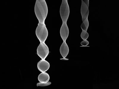 Kinetische Lichtinstallation "In Rotation"