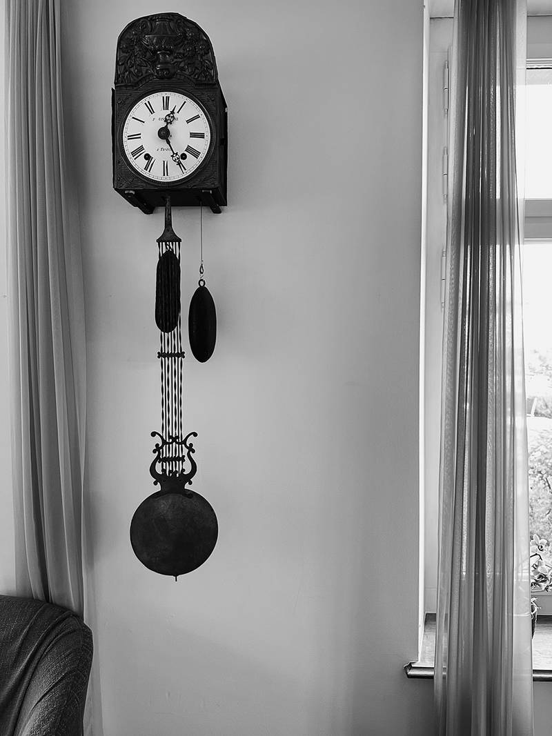 Clock, The Palliativ Department at the hospital in Affoltern, Switzerland (2024)  copyright: Julie Born Schwartz