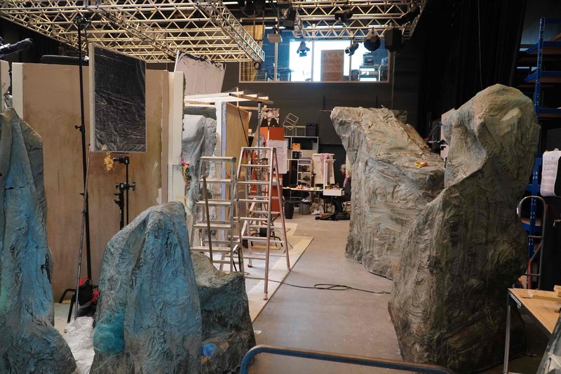 Bachelor Film, Production Design