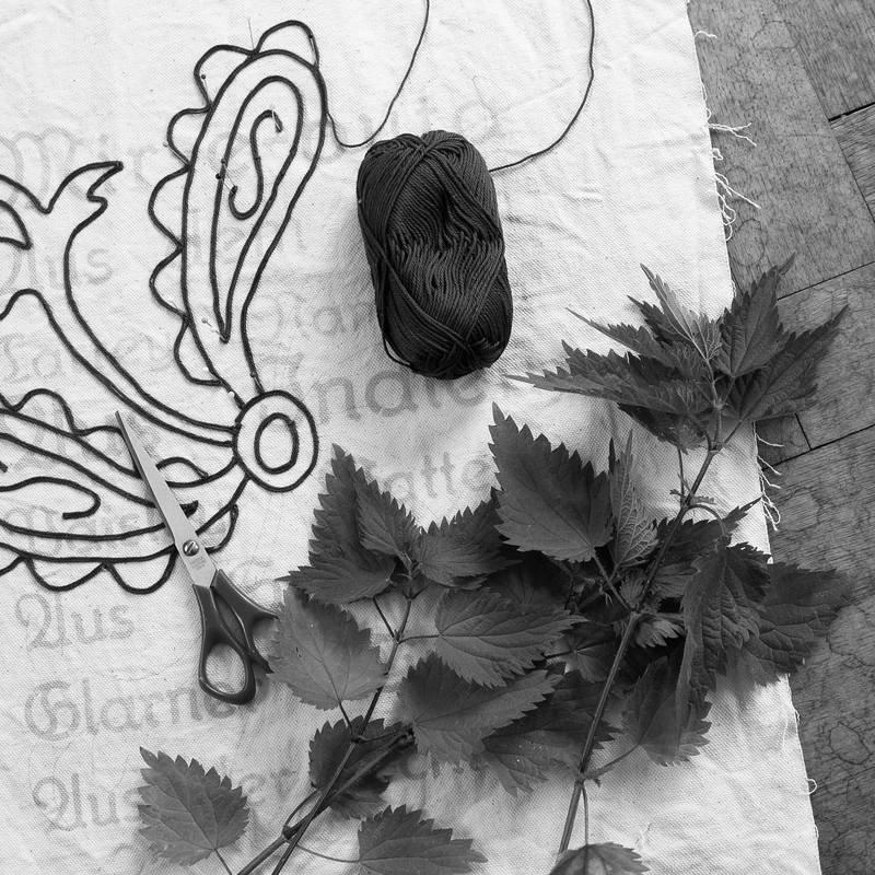 Jill Böhringer took part in the sustainability festival Gwand in Lucerne with the Real Time Trust Foundation. For her master’s thesis, she used, among other things, nettle decoction as a dye. Photograph: Jill Böhringer.