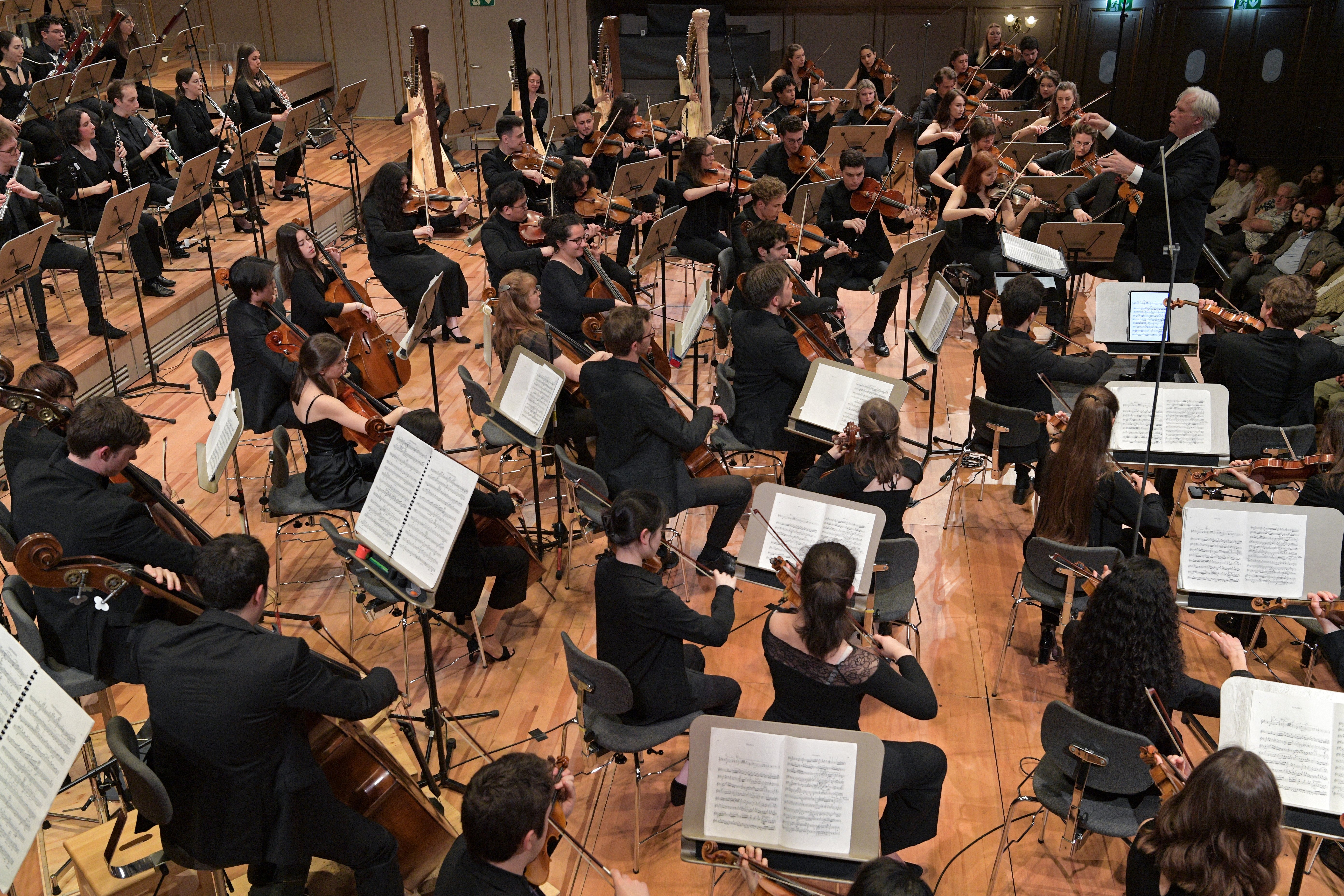 Das vereinigte Orchester der HEMU und der ZHdK 2023 (Foto: Andreas Zihler)