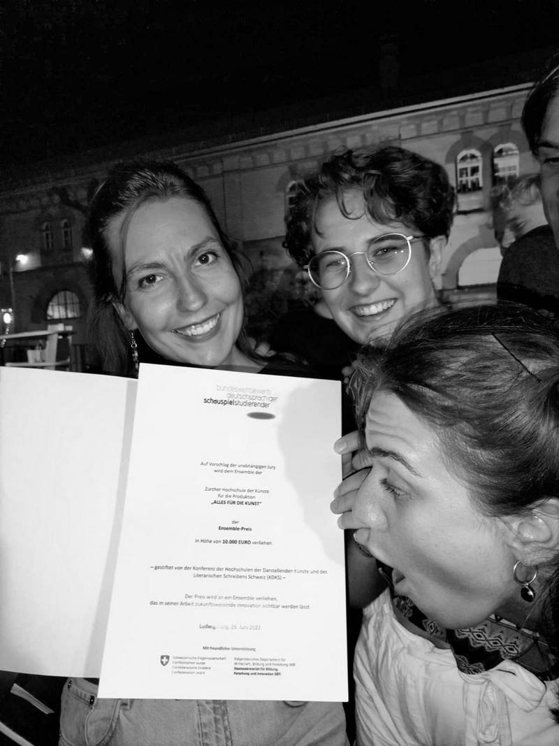 Foto der ausgezeichneten Schauspieler:innen aus dem Bachelor Schauspiel 