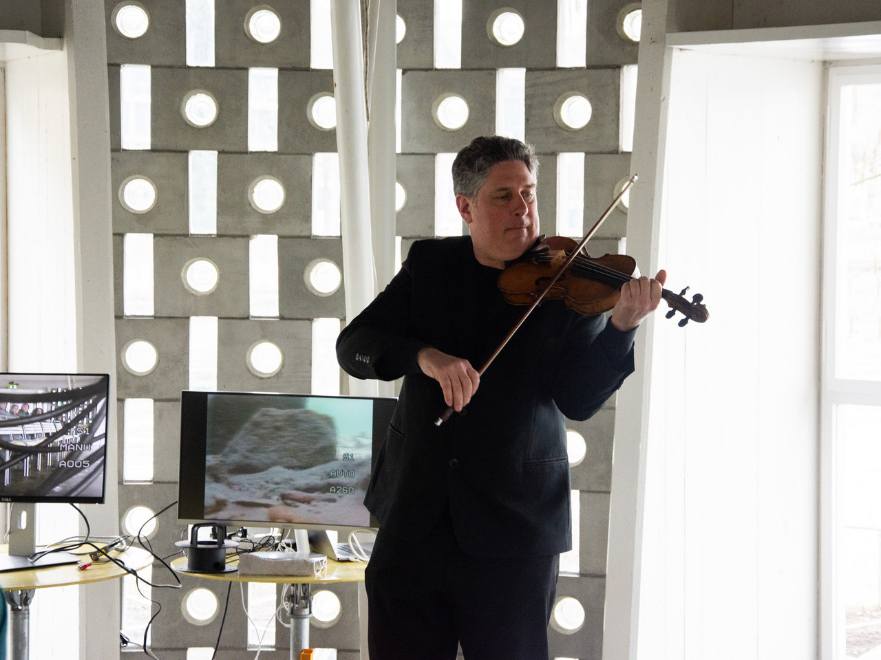 Diclofenac – Hommage an den Fisch; ein Dialog