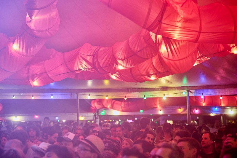 Zwischen Kunst, Pop und Performance