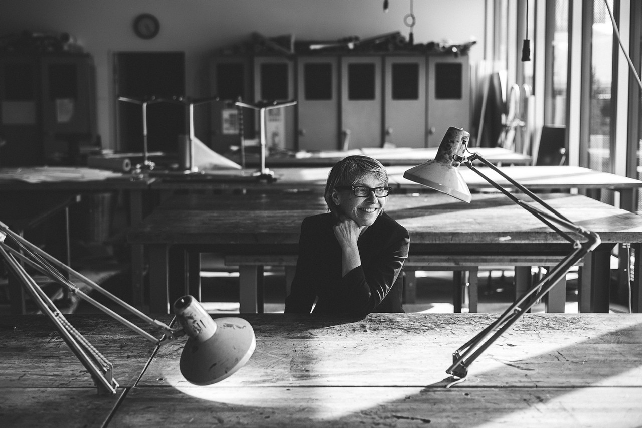 Mit der Leitung der ZHdK erfülle sich ein grosser Traum: Karin Mairitsch in einer Werkstatt des Toni-Areals. Foto: Sam Khayari.