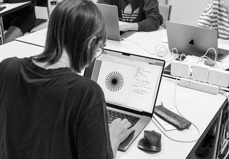 [Translate to English:] Personenbild CAS Coding for the Arts