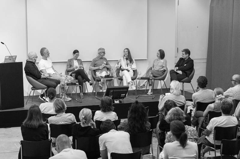 CEF 24 – Discussion Panel – Rodrigo Esmela, Daniel Jörg, Anna Roth, Christoph Weckerle, Xanthi Skoulariki, Gabriela Devaud, Simon Grand, Photo: Johannes Dietschi, © ZCCE