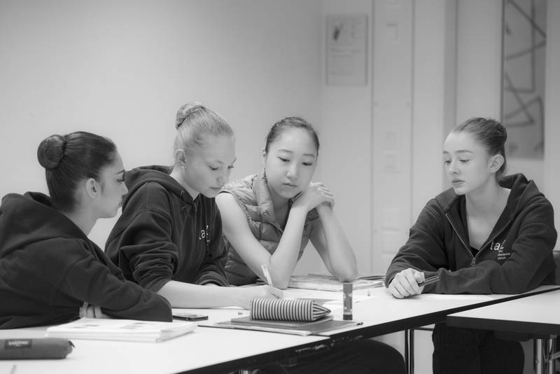 Foto: tAZ-Studierende im Unterrichtszimmer
