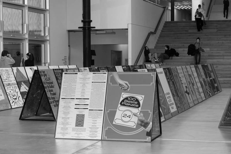 Ausstellung «100 beste Plakate 24» an der ZHdK. Foto: Guillaume Musset. © ZHdK.