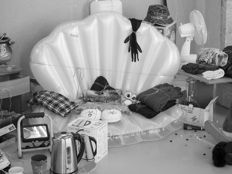 IT'S BEEN GOOD. (GRATIS) 2025 Installation und Performance, verschiedene Materialien Variable Dimensionen