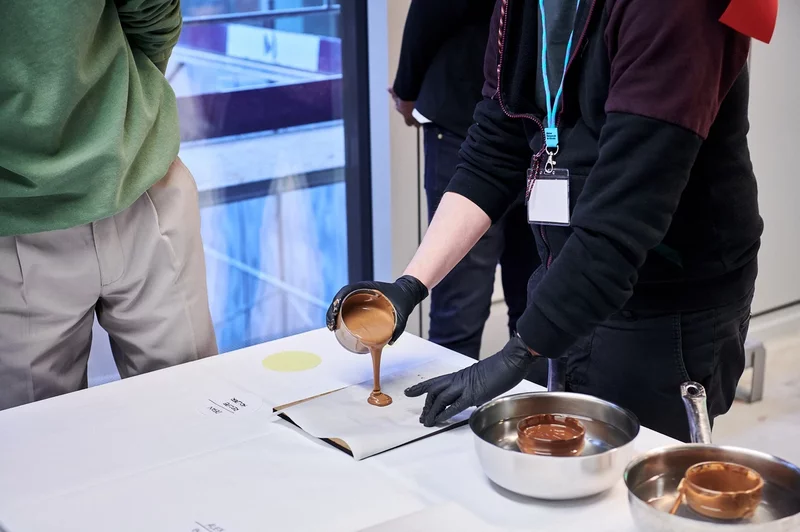 Teilnehmer:innen beim «Chaos Cuisine» Workshop. 
