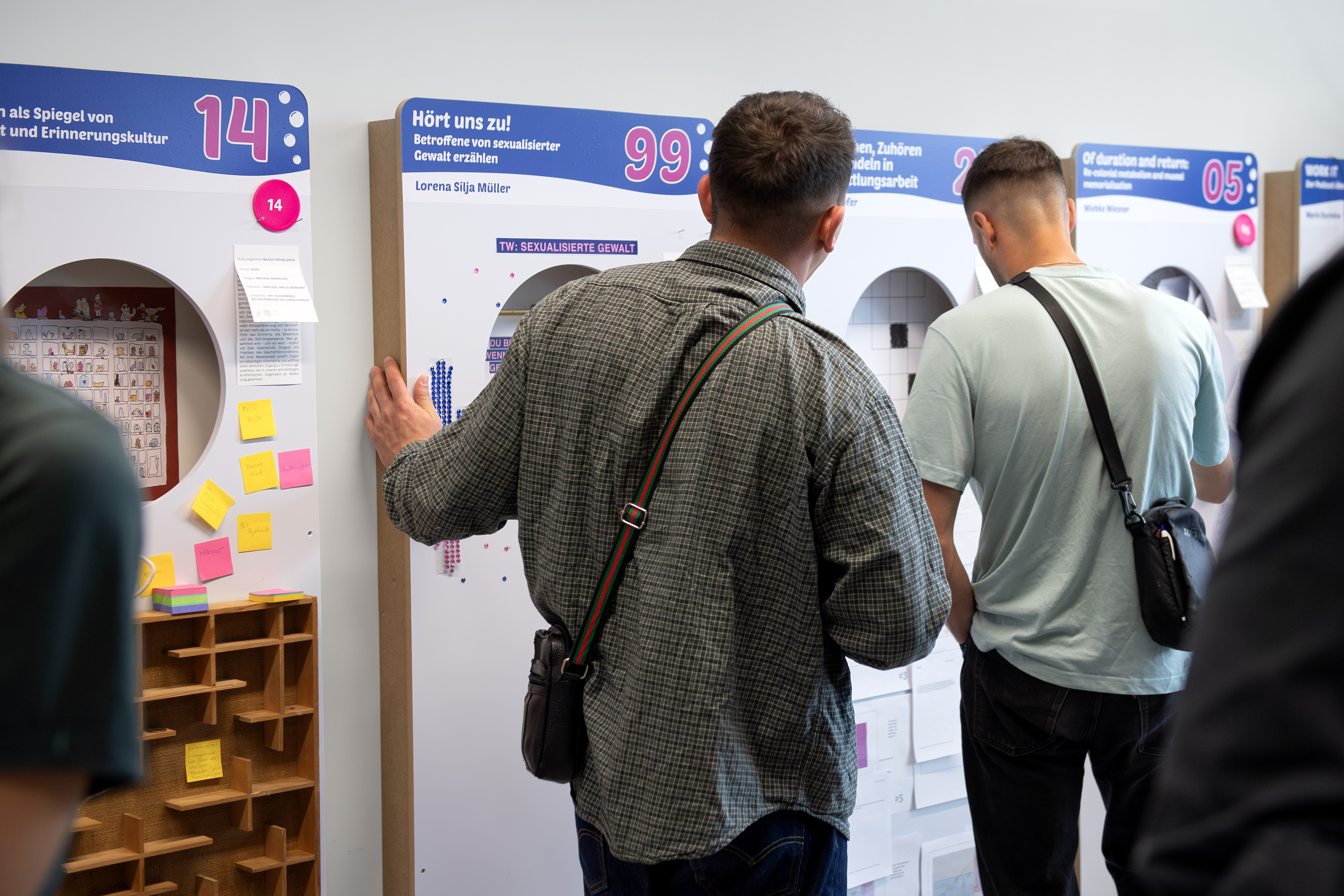 [Translate to English:] Laundromat.86 – Diplomausstellung 2025 des Master Cultural Critique