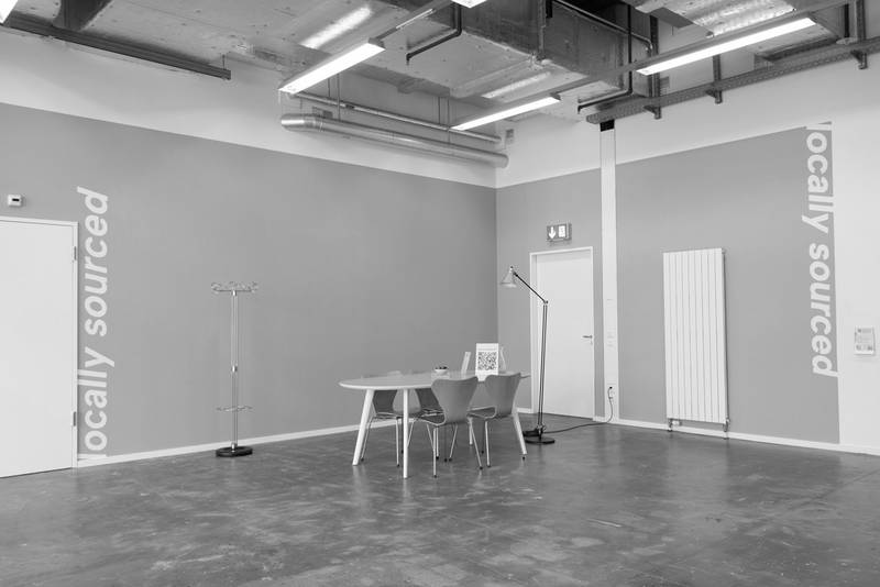 LOCALLY SOURCED 2025 Wandfarbe, Möbel, Werbeartikel Variable Grösse