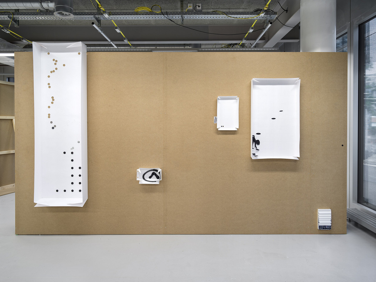 FAR AWAY OR HIDING 2025 Papier, Bleistift, Laserdruck, Nägel 45 x 30 x 5 cm  OUTFIT 2025 Papier, Bleistift, Nägel 110 x 65 x 10 cm  WITNESS 2025 Papier, Bleistift, Laserdruck, Klebeband, Nägel 26 x 16 x 3 cm