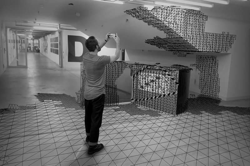Play in Virtual Spaces