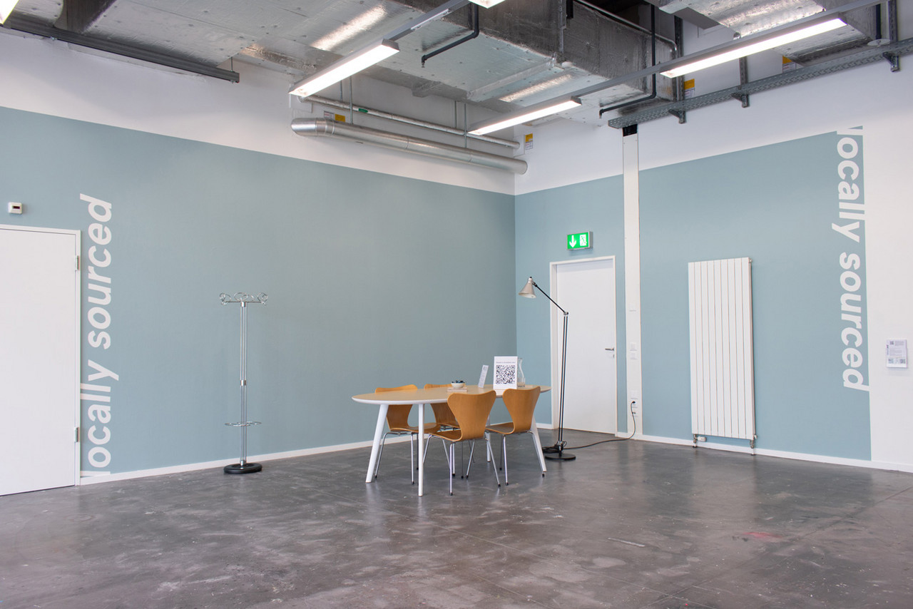 LOCALLY SOURCED 2025 Wandfarbe, Möbel, Werbeartikel Variable Grösse