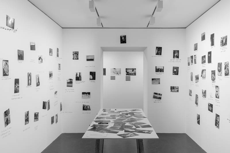Foto: Installationsansicht der Ausstellung «Legenden» im Kulturort, Raum für Fotografie, Coalmine in Winterthur.