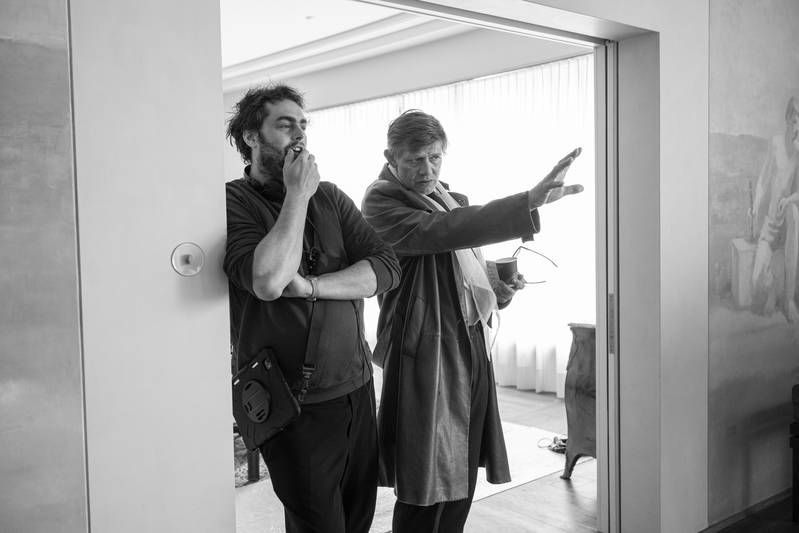 Luca Riebler (links) und Marcus Signer (rechts) auf dem Drehset zu "Philip Maloney" ©Pascal Mora