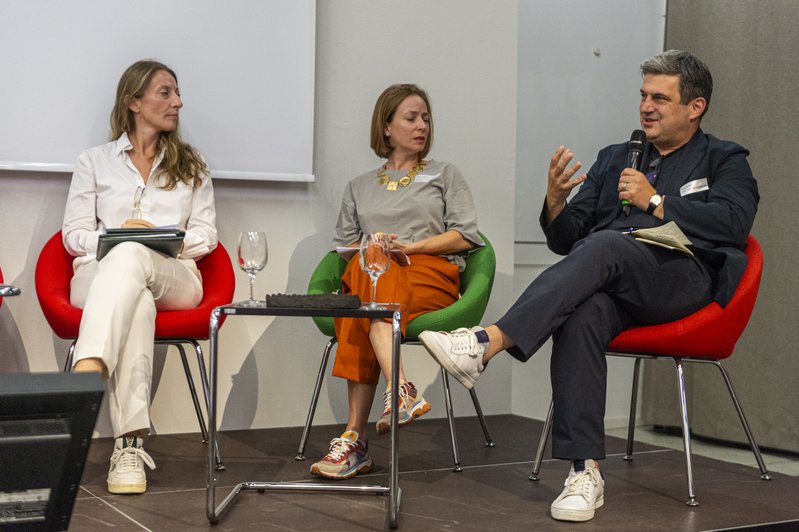 CEF 24 – Discussion Panel – CEF 24 - Podiumsdiskussion – Xanthi Skoulariki, Gabriela Devaud, Simon Grand, Photo: Johannes Dietschi, © ZCCE