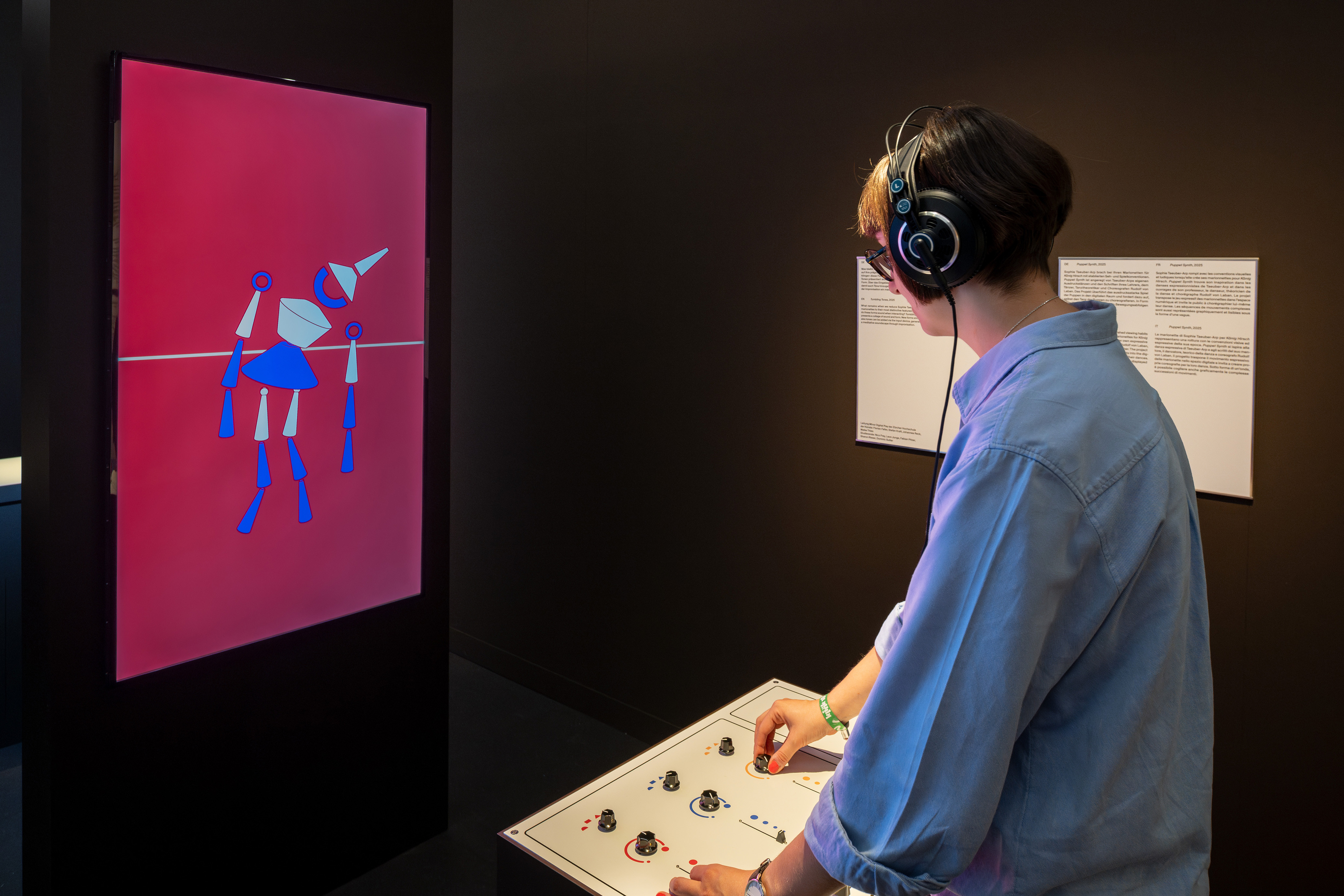 «Puppet Synth» an der Vernissage. © Museum für Gestaltung.