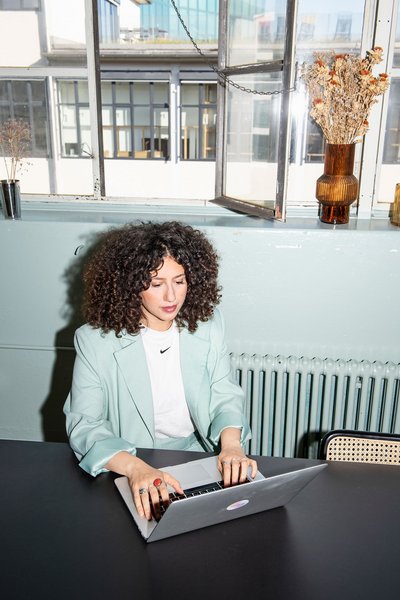 Interaction-Design-Studentin Bamna Dadashzadeh Ghasabeh. Foto: Regula Barth