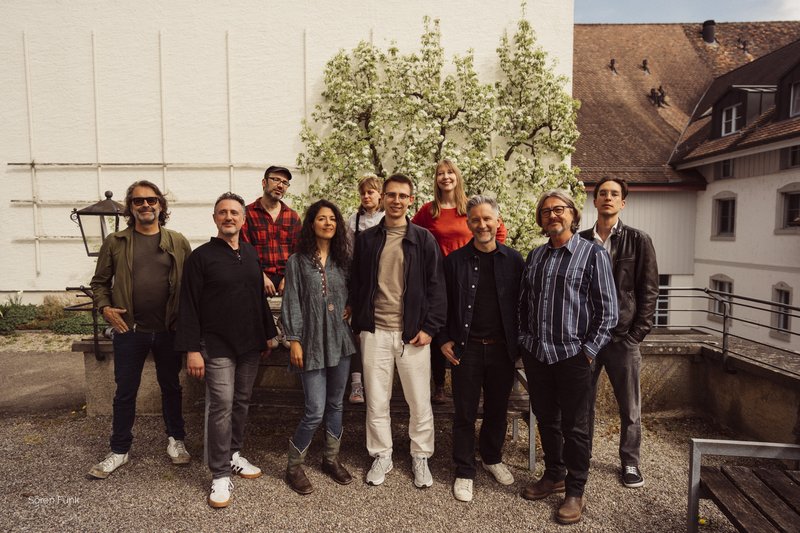 Hinten v.l.n.r.: Martin Tillman, Valeri Tostov, Mira Tyrina, Isabel Gehweiler, Julian Zuzak 
Vorne v.l.n.r.: Faruk Muslijevic, Veronika Stalder, Andrey Mordovsky, Andi Pupato, André Bellmont 
Credits: Sören Funk 
