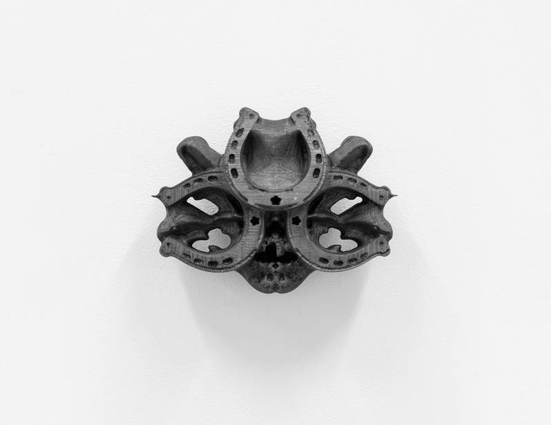 WESTERN FAMILY (LUCKYFACE) 2025 Holz, Metall 31,5 x 24 x 13 cm