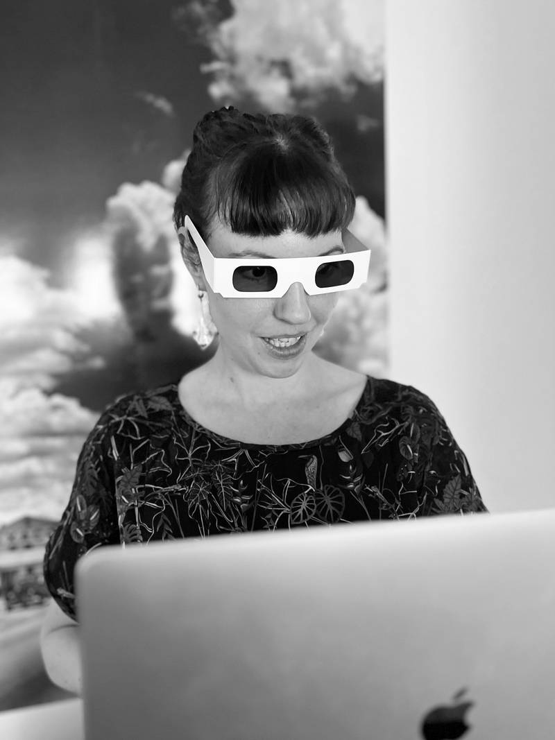 Die Designerin Fiona Knecht mit ihrem Projekt «Stereoscopic Dream».