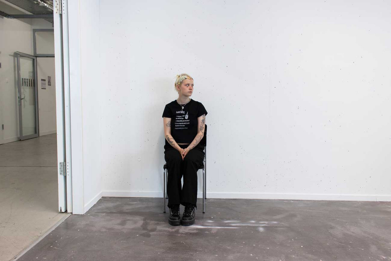 Aufsichtsperson für die gesamte Dauer der Diplomausstellung