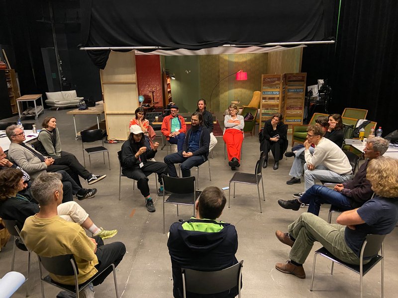 Symposium und Workshop «Large Language Models in Performing Arts» mit Gunter Lösel, Ramona Mosse, Manu Hendry, Miriam Loertscher und Gästen. (Foto: Miriam Loertscher / © ZHdK)