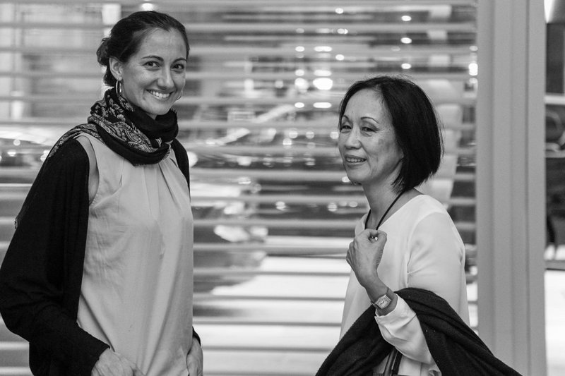 Relieved after a succesful kick-off: Nuria Krämer, Head of Connecting Space Hong Kong (left) and guest