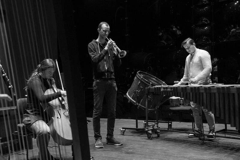 Improvisationsklasse Lucas Niggli im Orgelsaal der ZHdK (Foto c Regula Bearth)